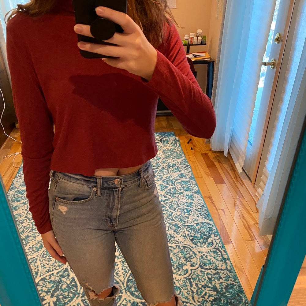 Red cropped moc neck long sleeve size small